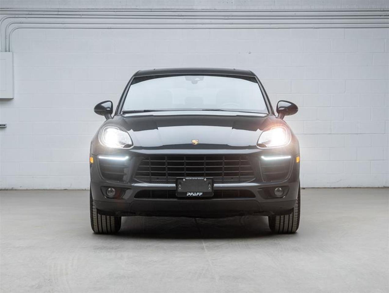2017 Porsche Macan  Photo