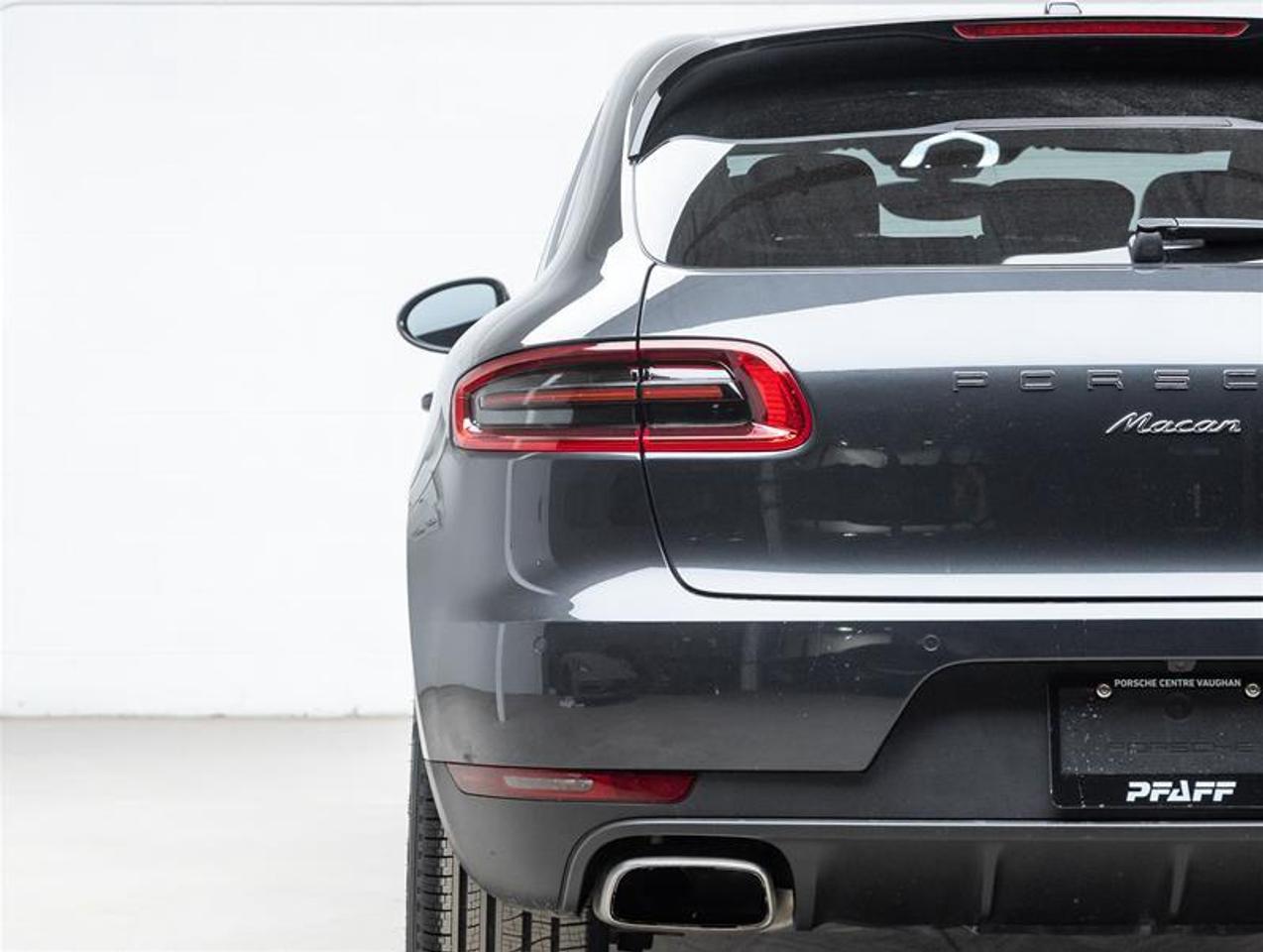 2017 Porsche Macan  Photo