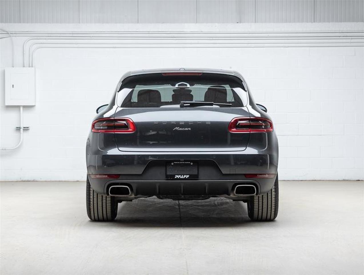 2017 Porsche Macan  Photo