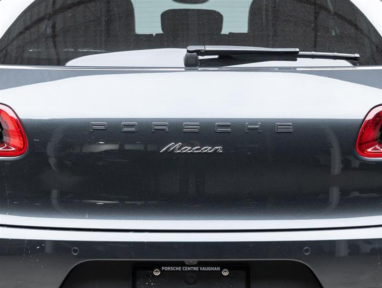 2017 Porsche Macan  Photo