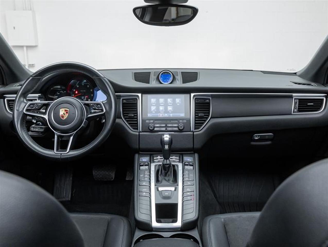 2017 Porsche Macan  Photo
