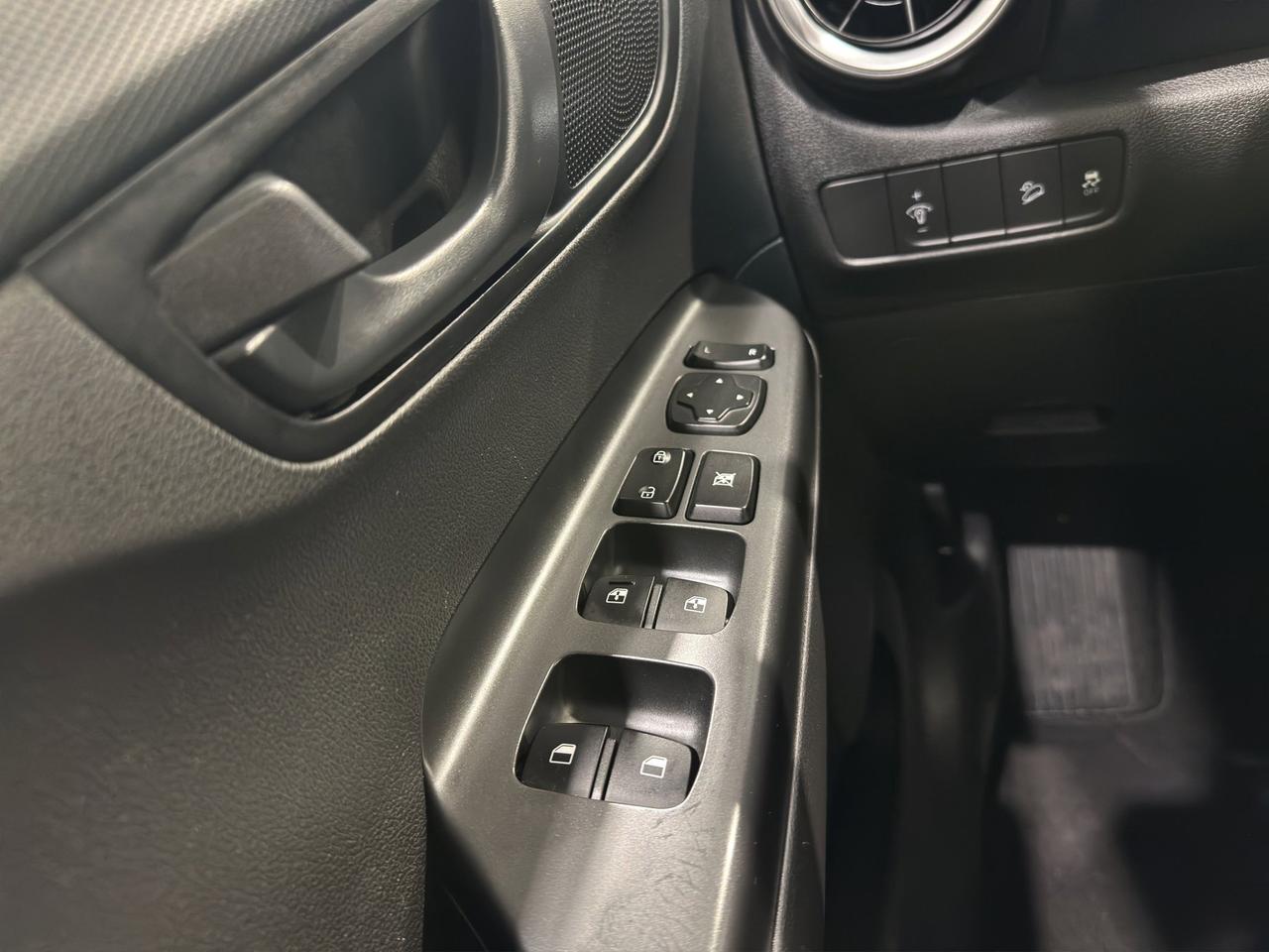 2023 Hyundai KONA Preferred | Reverse Cam | Heated Seats Photo