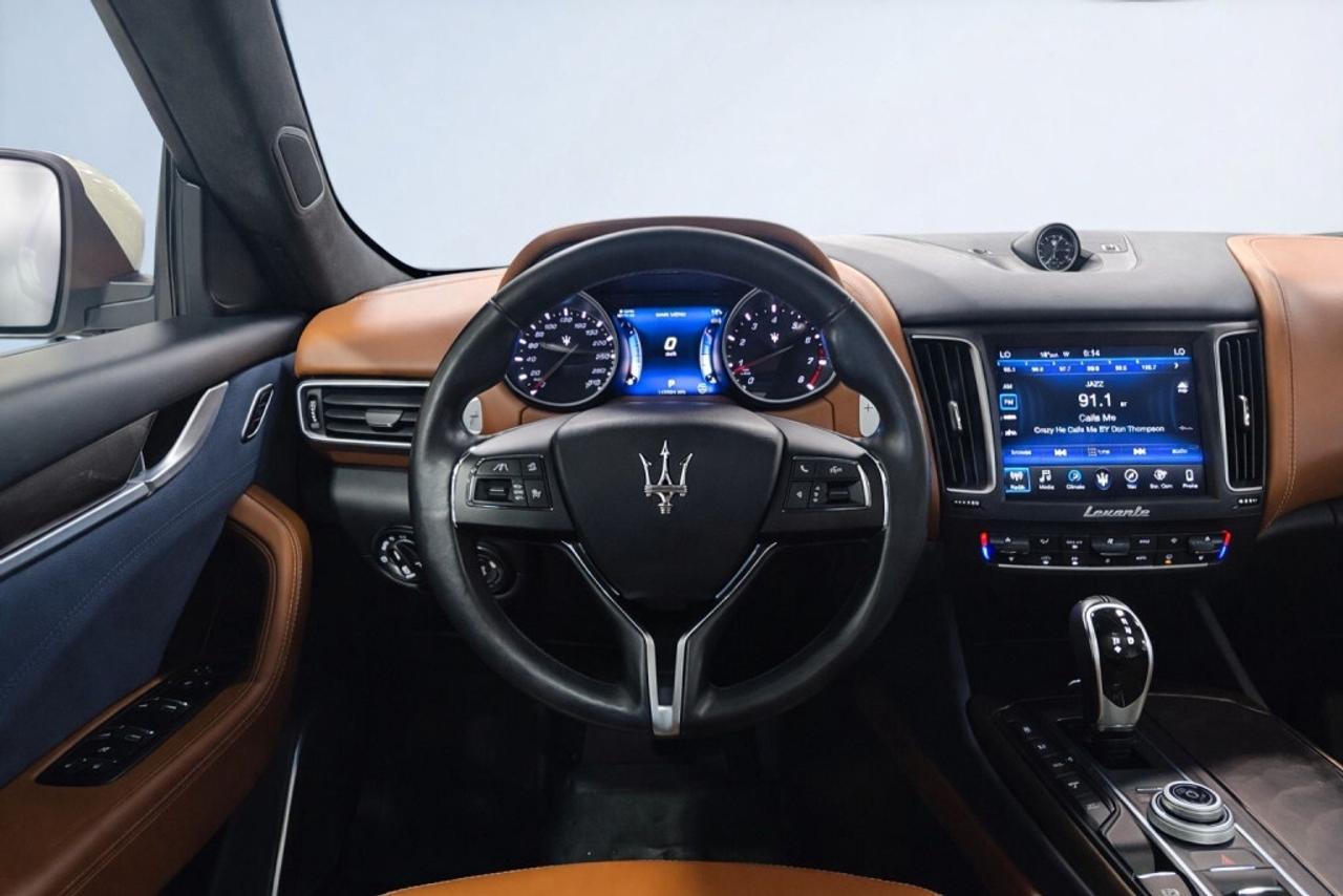 2017 Maserati Levante S 3.0L / Sunroof / NAVI / Leather / Drive Assist / Photo
