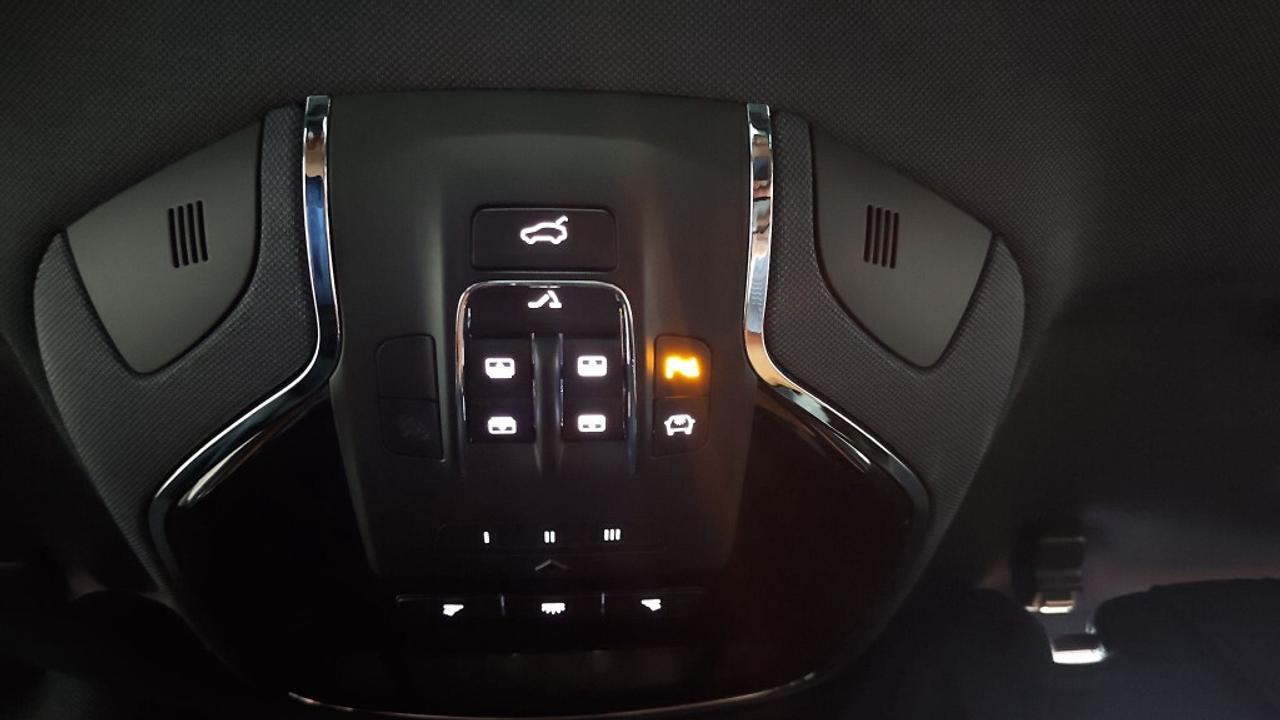 2017 Maserati Levante S 3.0L / Sunroof / NAVI / Leather / Drive Assist / Photo