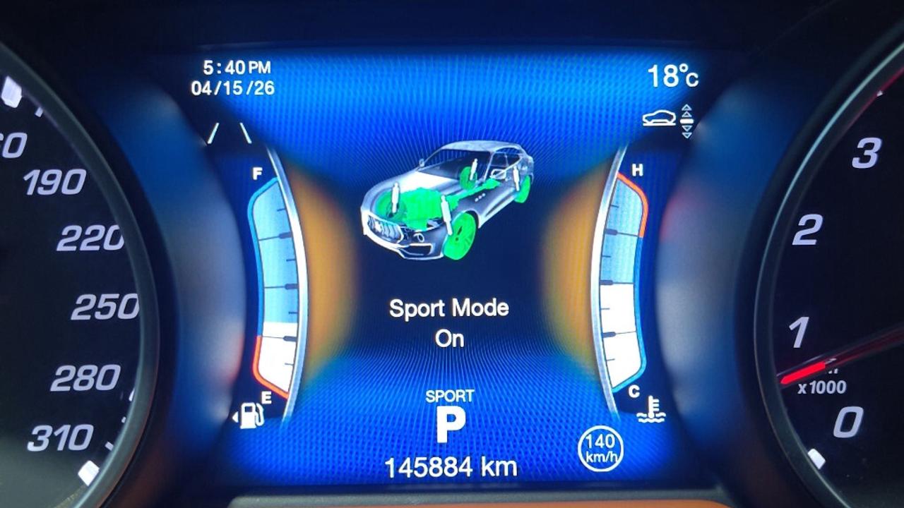 2017 Maserati Levante S 3.0L / Sunroof / NAVI / Leather / Drive Assist / Photo