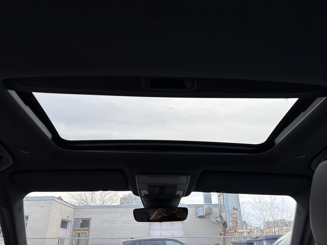 2024 Honda CR-V Hybrid Touring Honda Certified With 7YRS/160K Warranty Photo