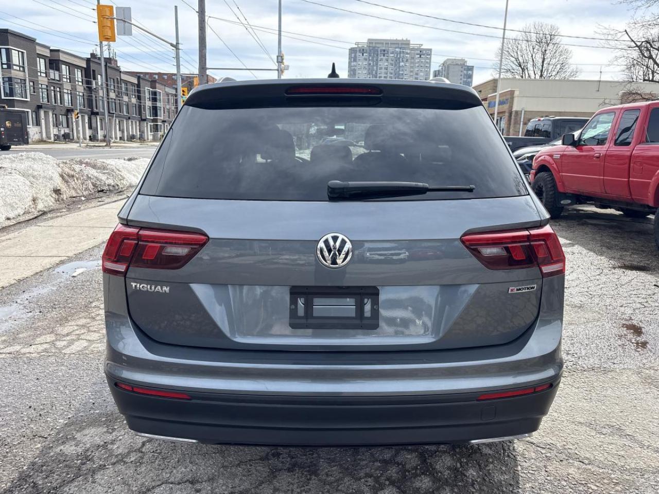 2021 Volkswagen Tiguan COMFORTLINE Photo2