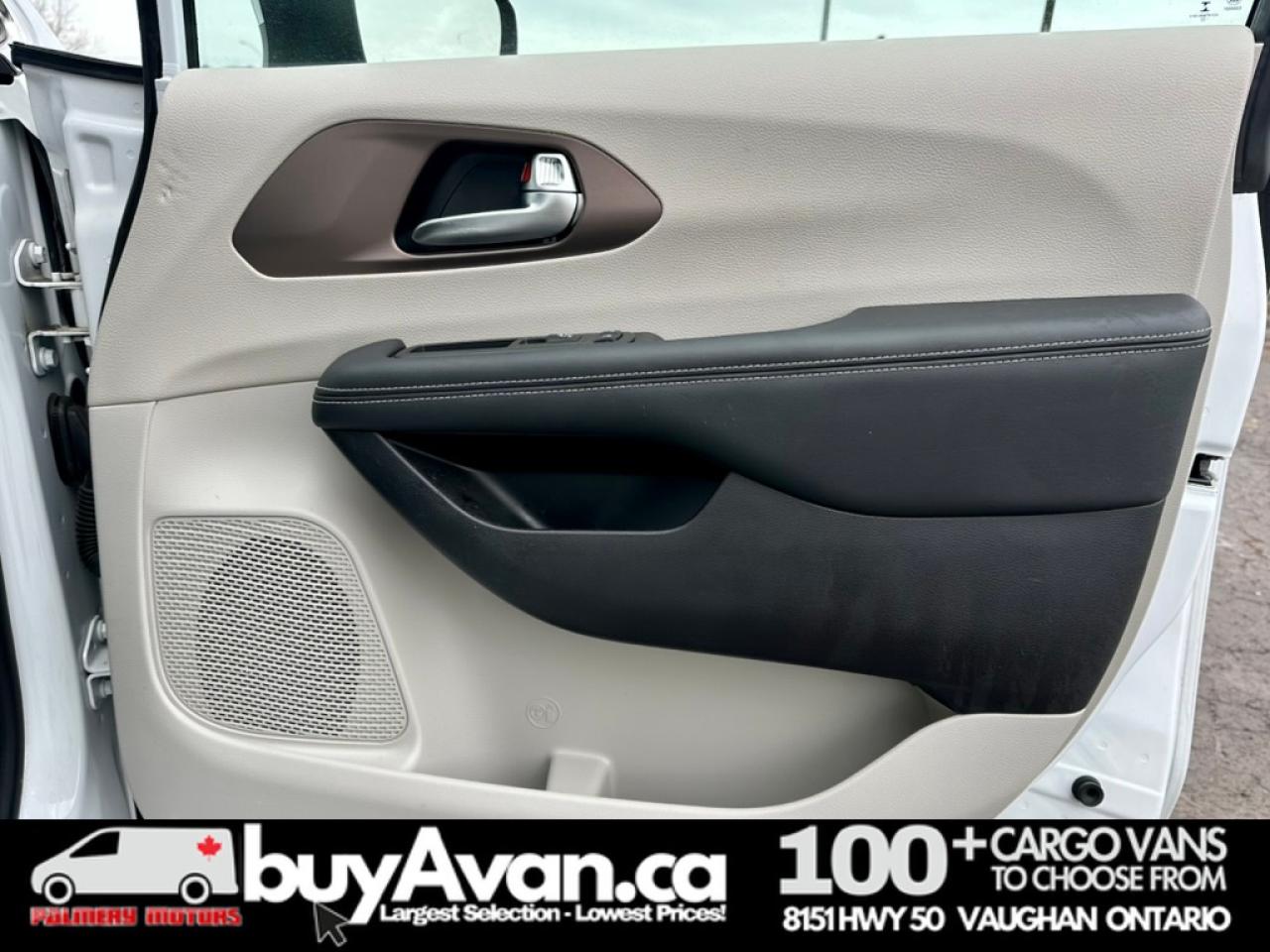 2023 Chrysler Grand Caravan Grand Caravan SXT Cargo + Divider Racks Photo