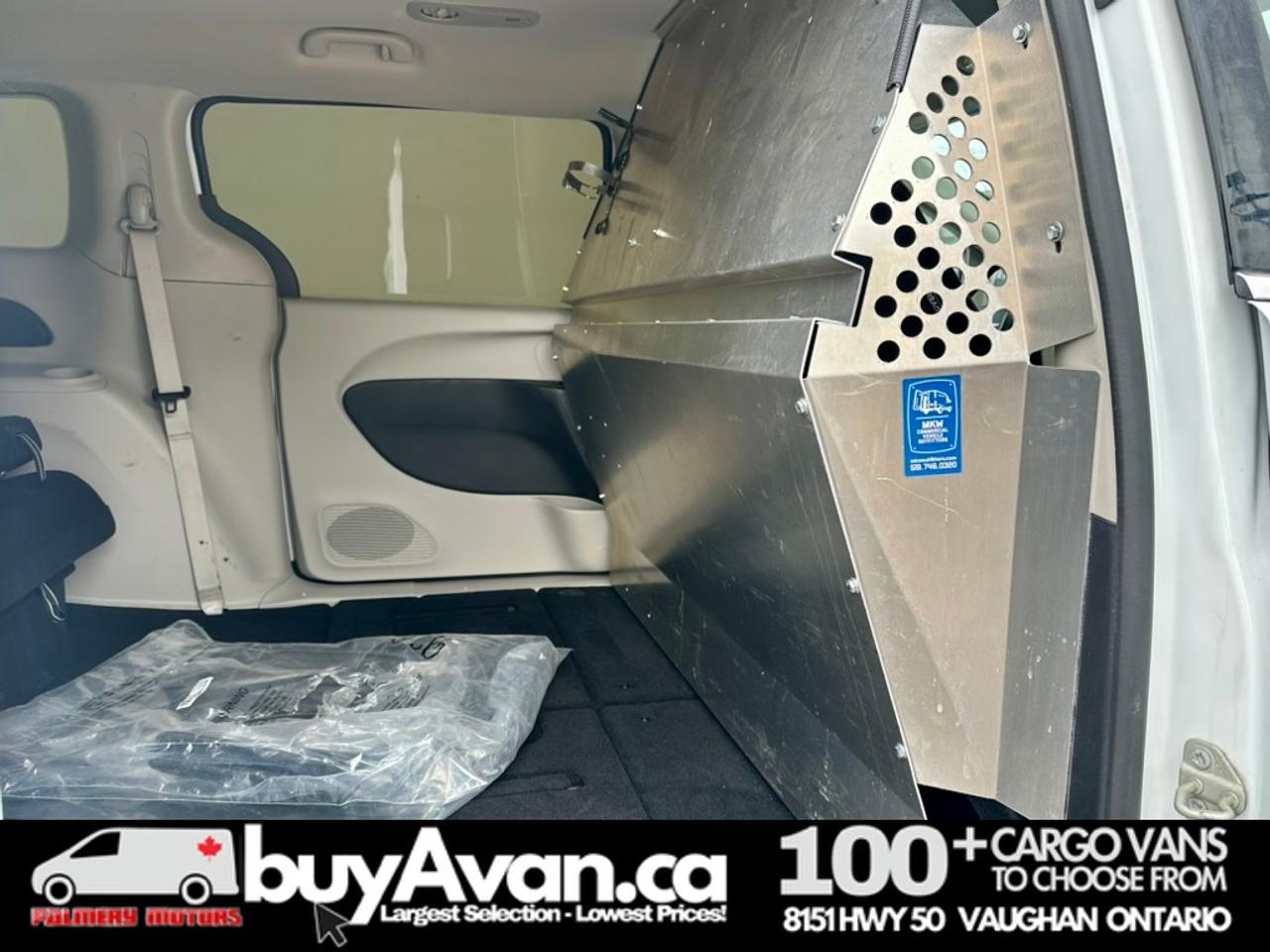 2023 Chrysler Grand Caravan Grand Caravan SXT Cargo + Divider Racks Photo