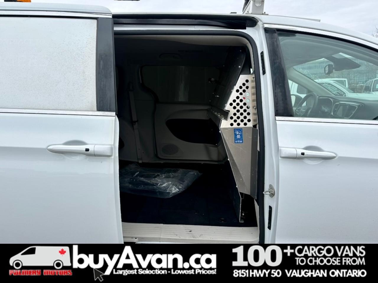 2023 Chrysler Grand Caravan Grand Caravan SXT Cargo + Divider Racks Photo