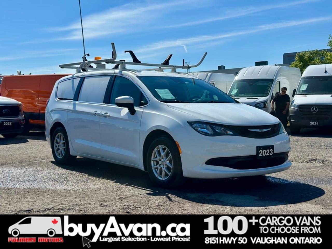 2023 Chrysler Grand Caravan Grand Caravan SXT Cargo + Divider Racks Photo