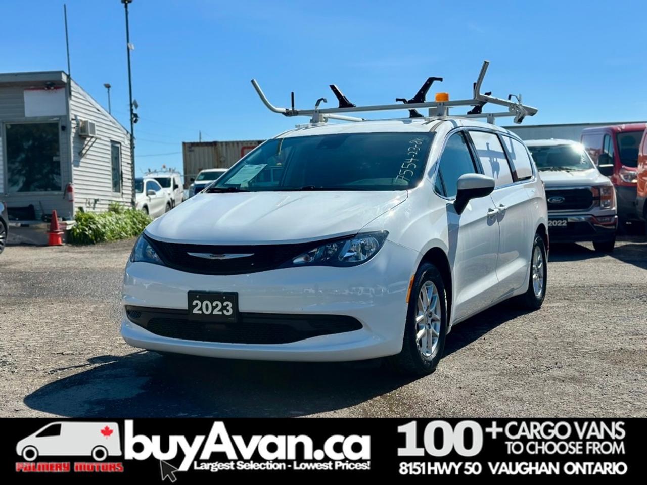2023 Chrysler Grand Caravan Grand Caravan SXT Cargo + Divider Racks Photo