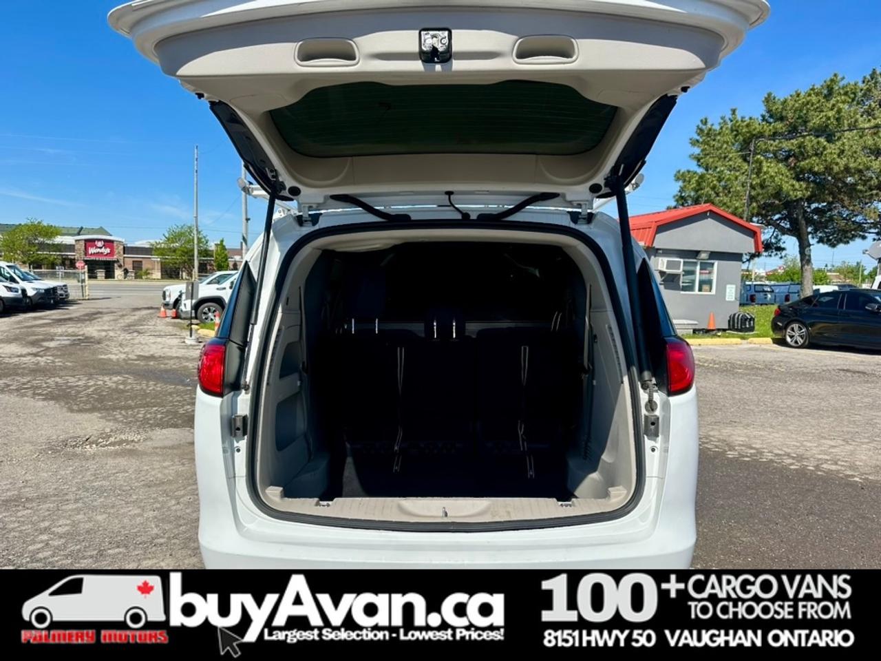 2023 Chrysler Grand Caravan Grand Caravan SXT Cargo + Divider Racks Photo