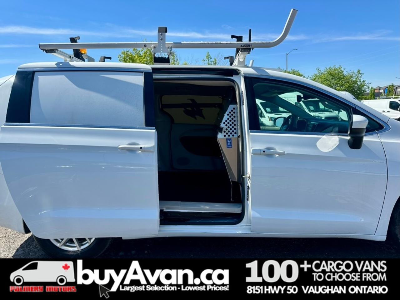 2023 Chrysler Grand Caravan Grand Caravan SXT Cargo + Divider Racks Photo