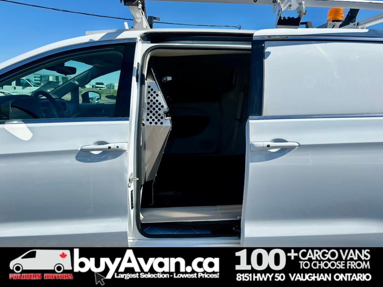 2023 Chrysler Grand Caravan Grand Caravan SXT Cargo + Divider Racks Photo