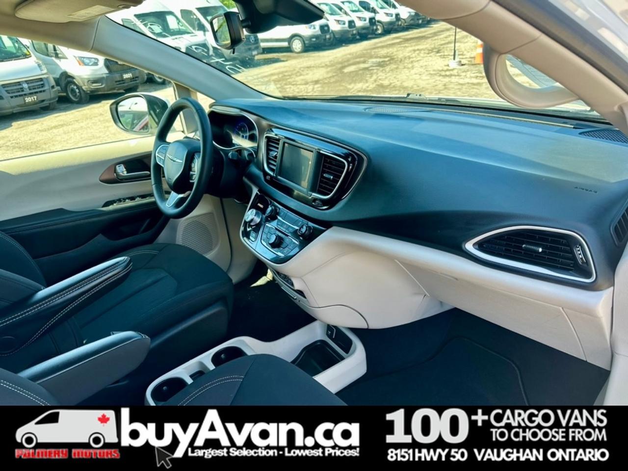 2023 Chrysler Grand Caravan Grand Caravan SXT Cargo + Divider Racks Photo