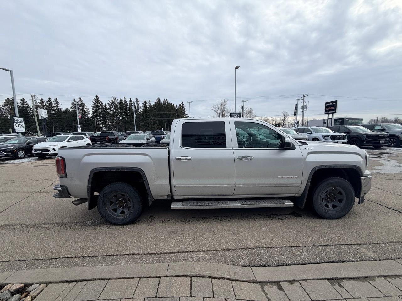 2018 GMC Sierra 1500 4WD Crew Cab 143.5  SLT Photo