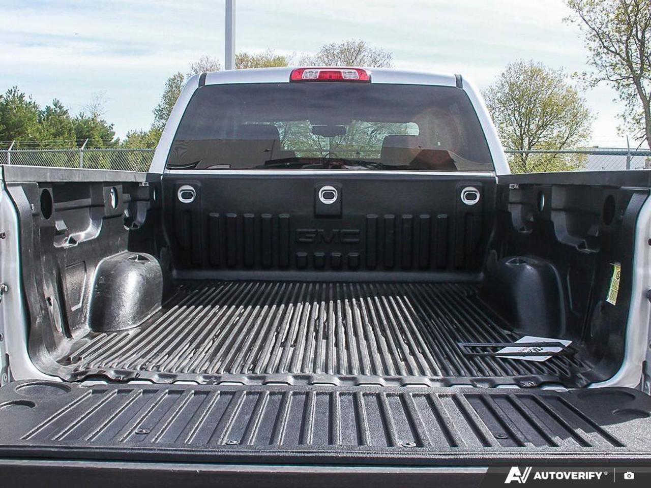2018 GMC Sierra 1500 SLTSLT, 5.3L V8, 4X4, ALLOYS, LEATHER, CERTIFIED A Photo