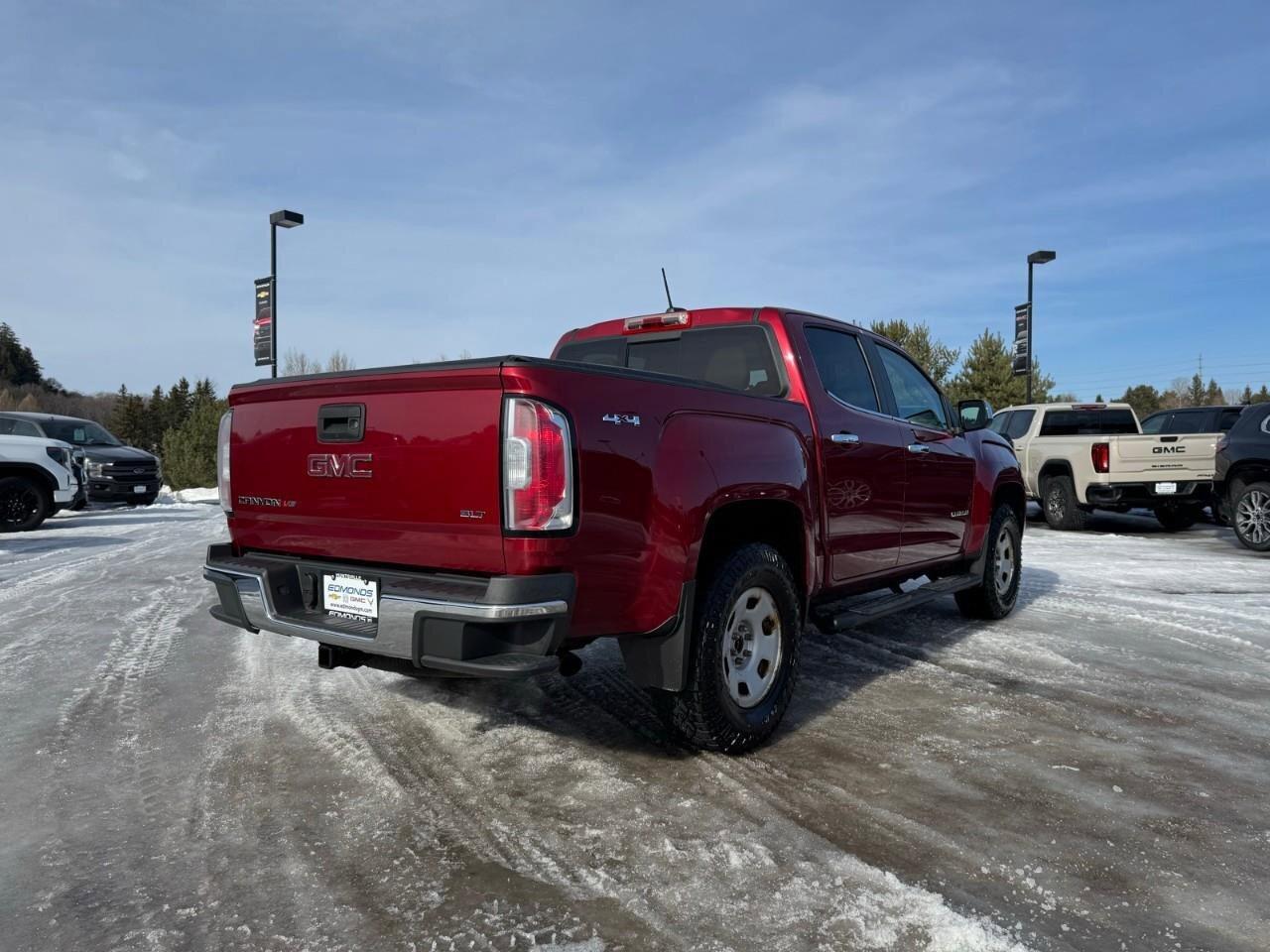 2017 GMC Canyon 4WD SLTSoft Tonneau Cover   Remote Start   Heated Photo4