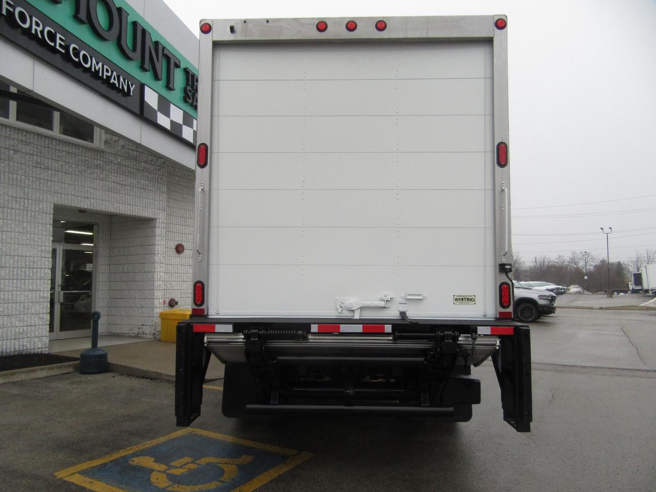2023 Ford F-650 16FT UNICELL BOX POWER LIFTGATE Photo3