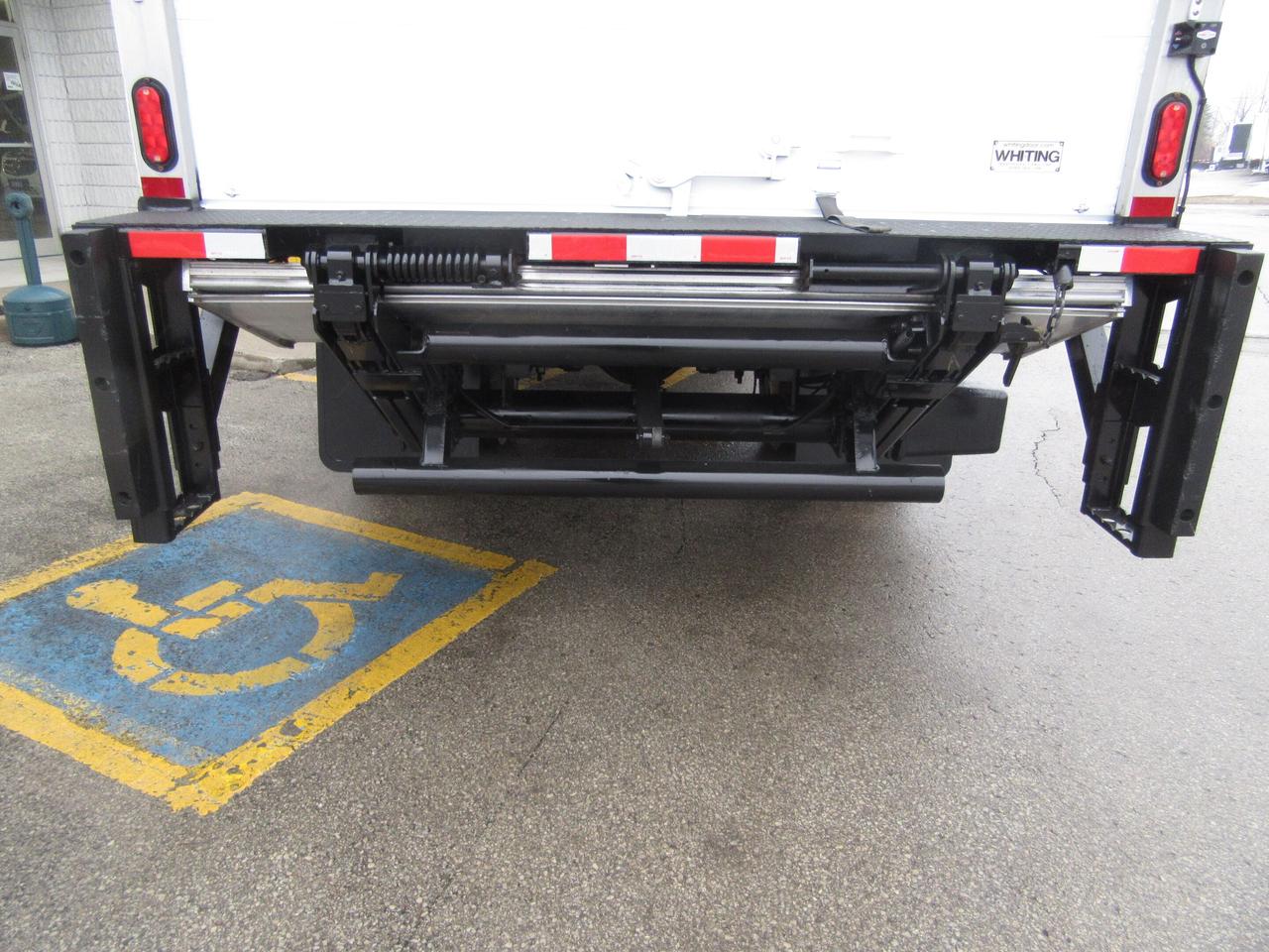 2023 Ford F-650 16FT UNICELL BOX POWER LIFTGATE Photo4