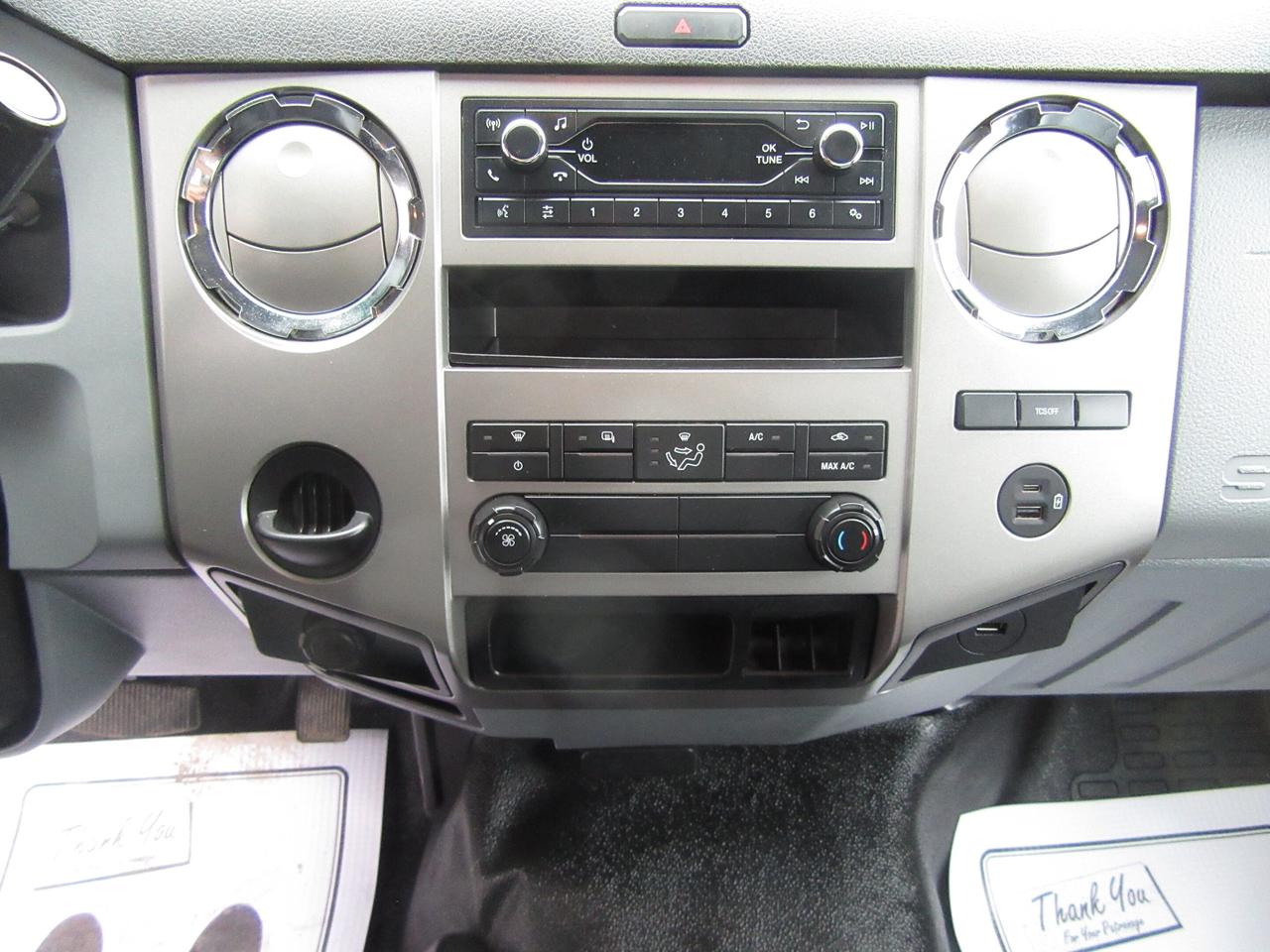 2023 Ford F-650 16FT UNICELL BOX POWER LIFTGATE Photo