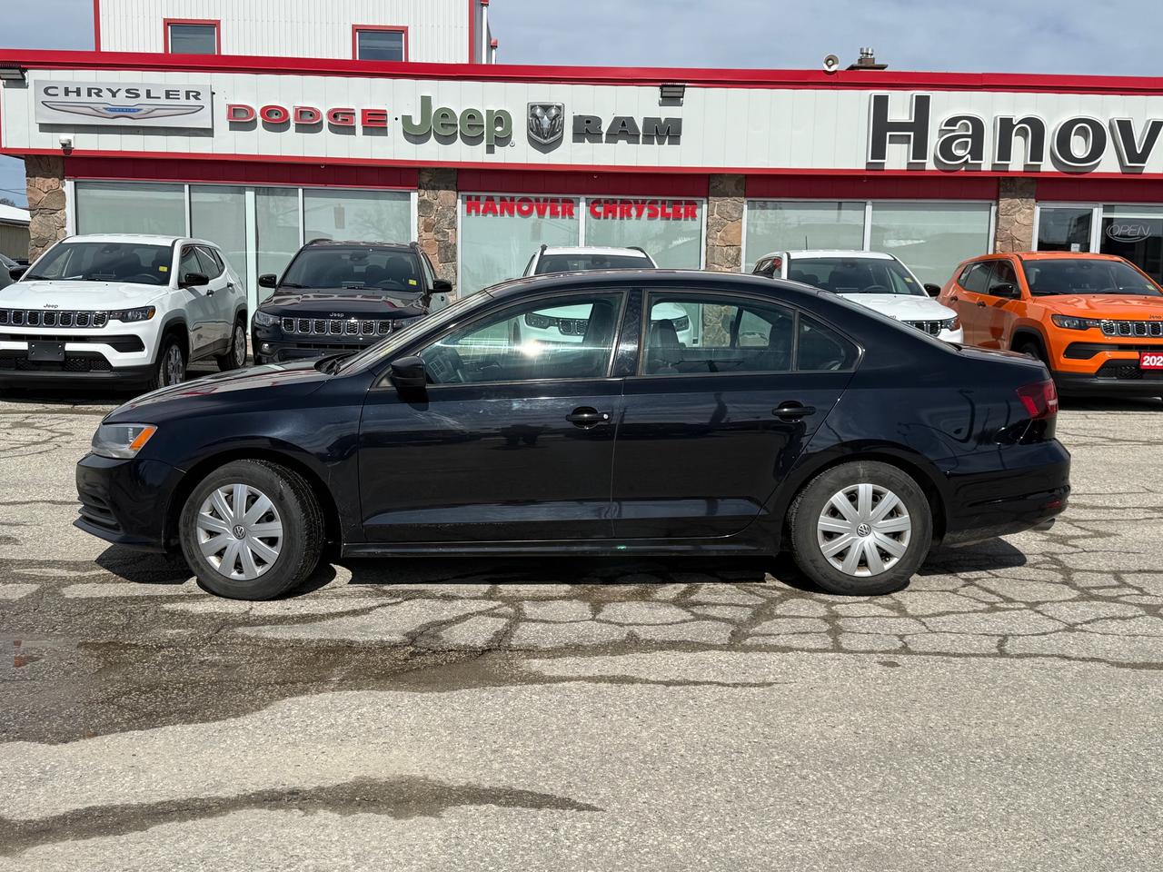 2017 Volkswagen Jetta 1.4 TSI Trendline+ (A6) 4dr Sedan Photo