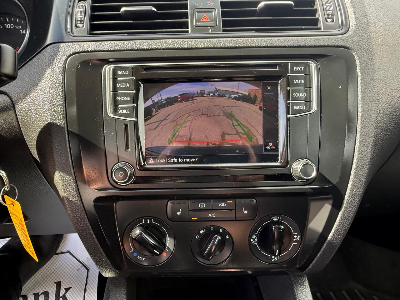 2017 Volkswagen Jetta 1.4 TSI Trendline+ (A6) 4dr Sedan Photo