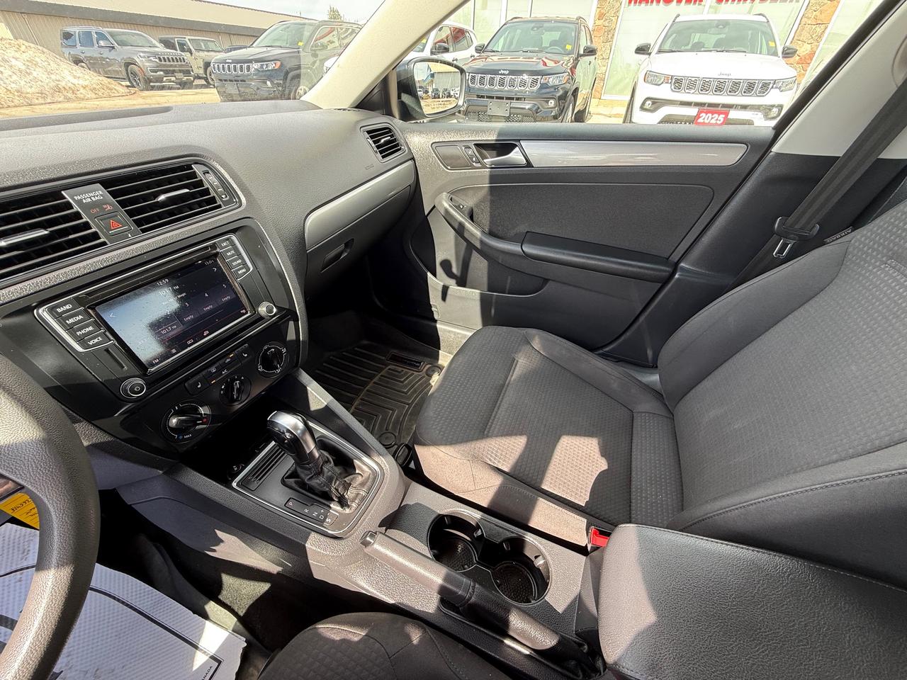 2017 Volkswagen Jetta 1.4 TSI Trendline+ (A6) 4dr Sedan Photo