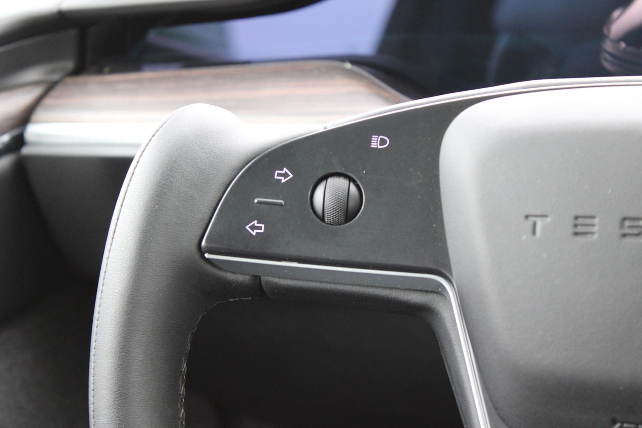 2022 Tesla Model X Long Range   7 Passenger   No Accident   Clean Car Photo