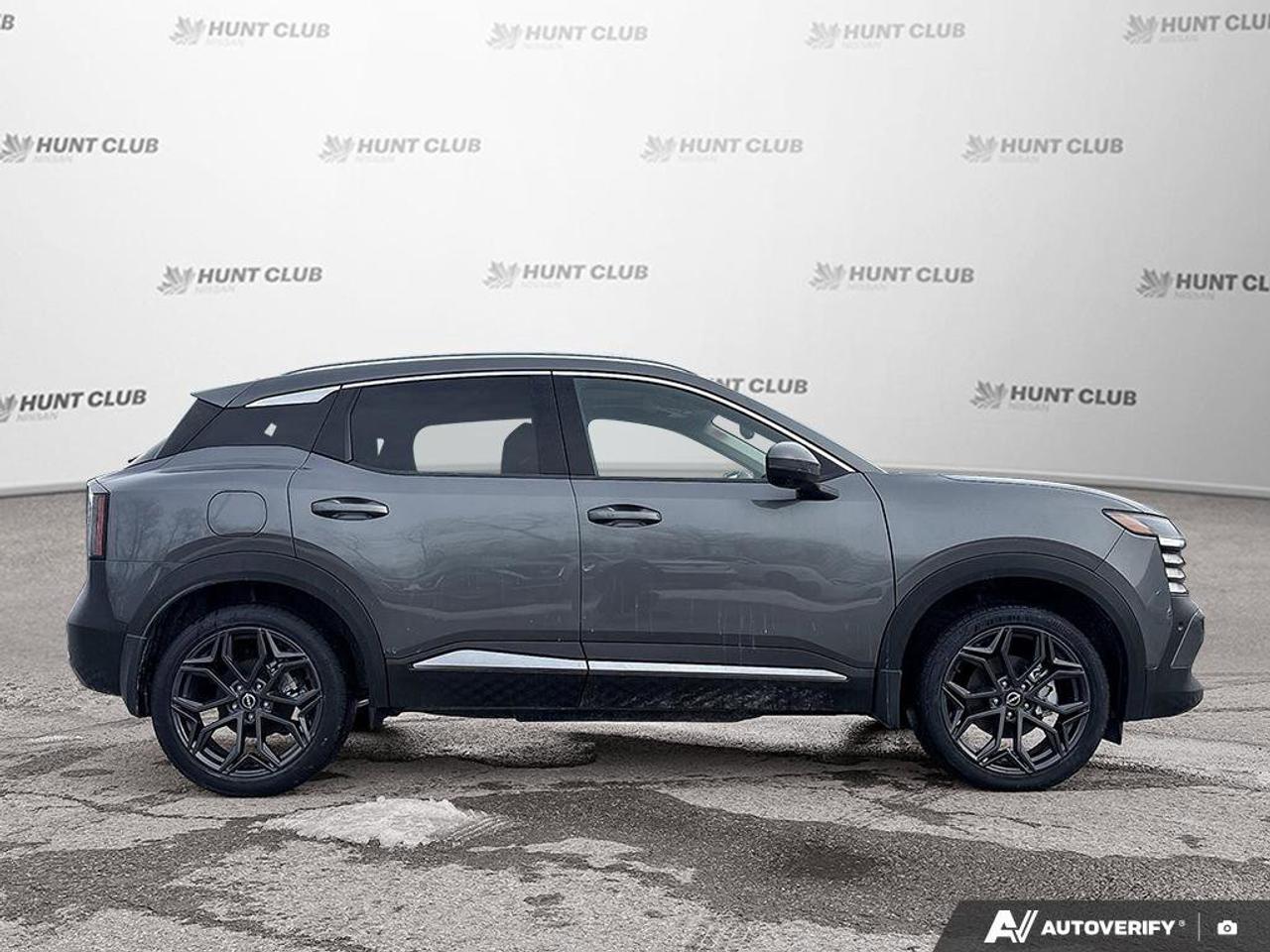 2025 Nissan Kicks SR Photo