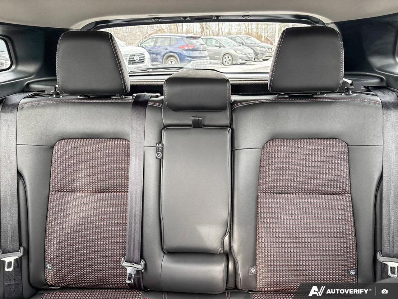 2025 Nissan Kicks SR Photo