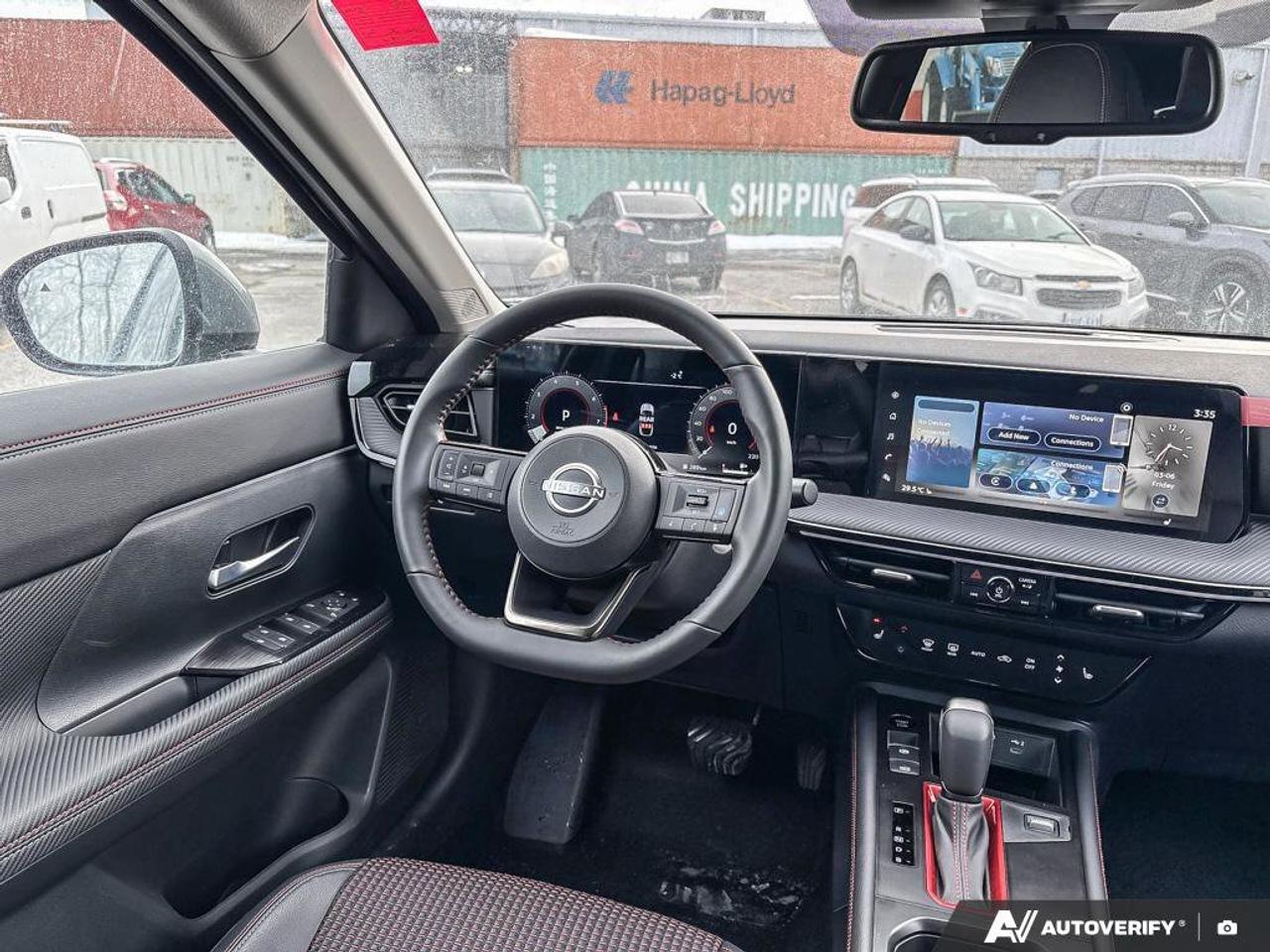 2025 Nissan Kicks SR Photo