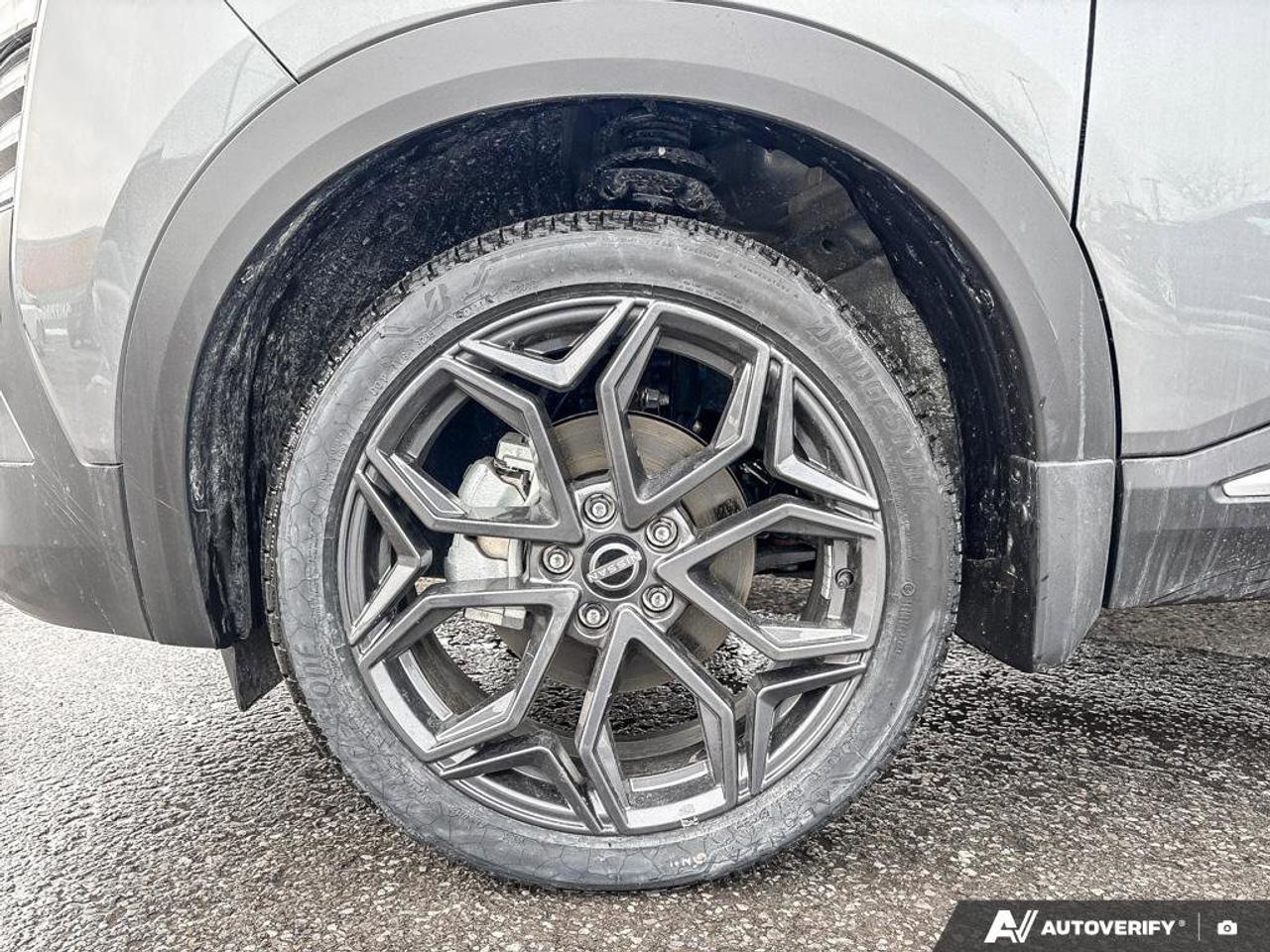 2025 Nissan Kicks SR Photo