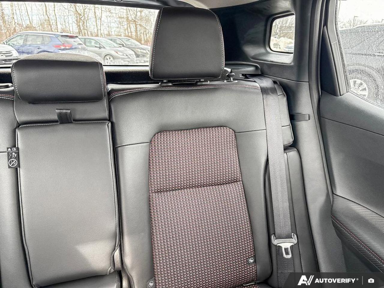 2025 Nissan Kicks SR Photo