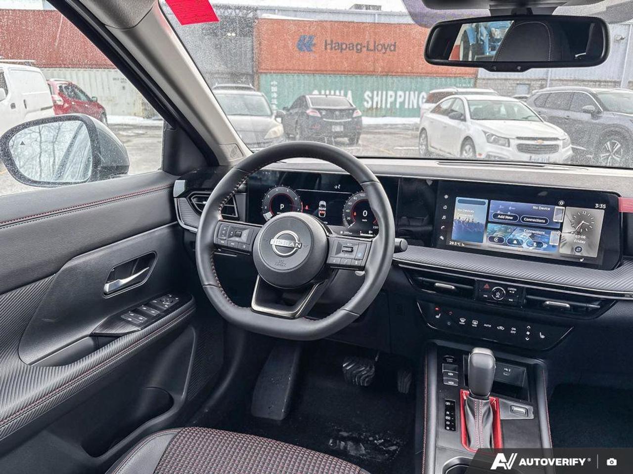 2025 Nissan Kicks SR Photo