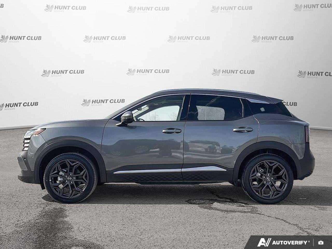 2025 Nissan Kicks SR Photo