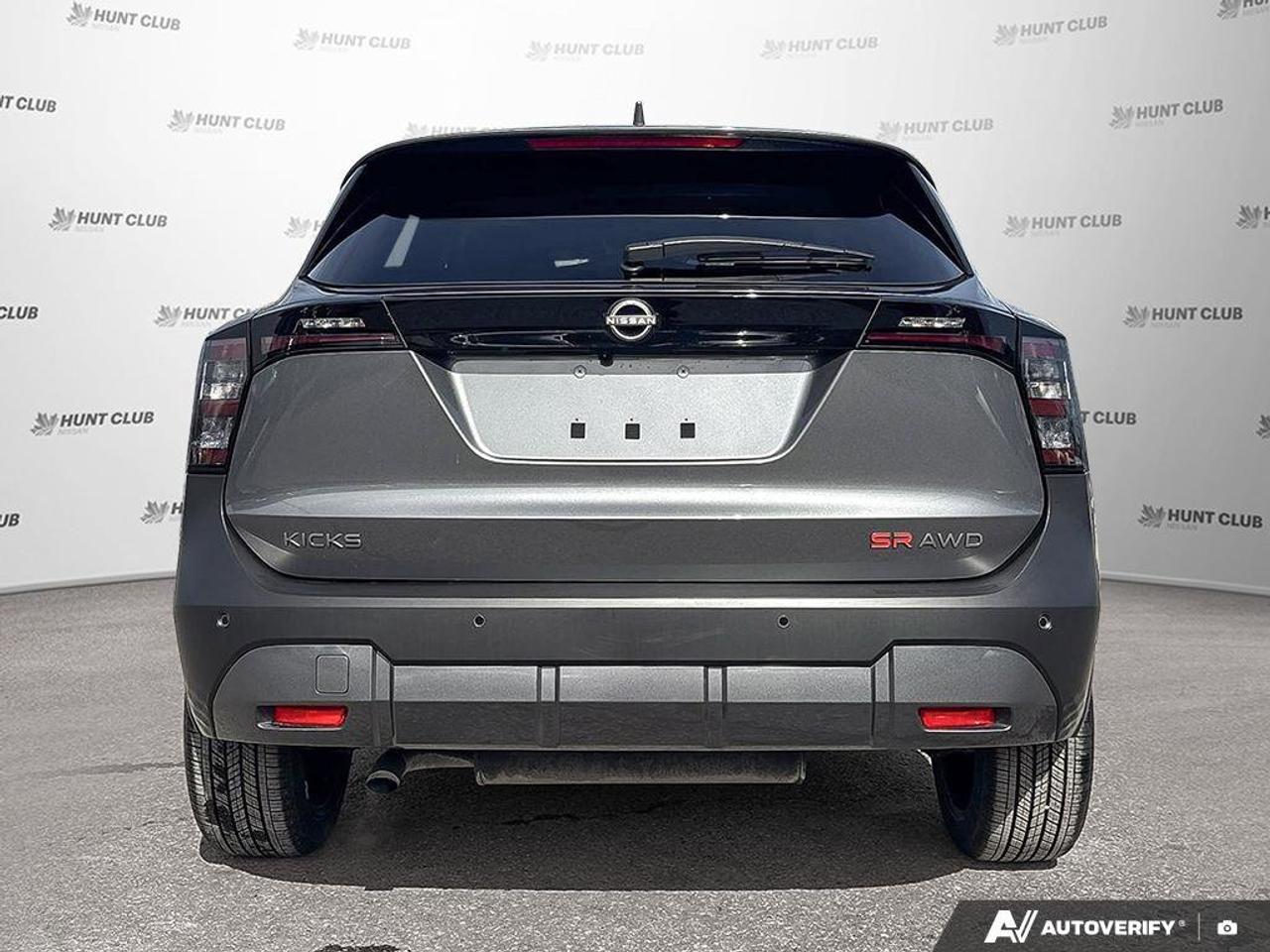 2025 Nissan Kicks SR Photo