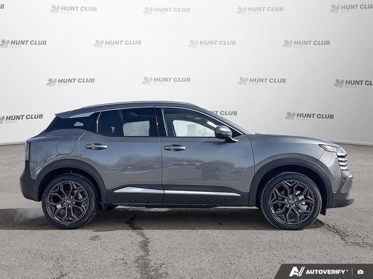 2025 Nissan Kicks SR Photo