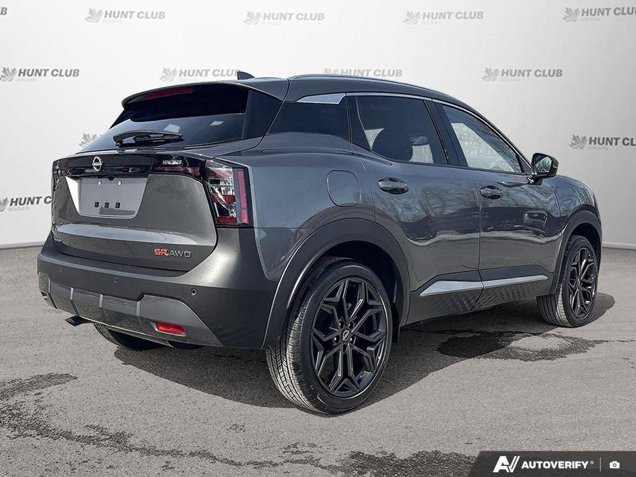 2025 Nissan Kicks SR Photo