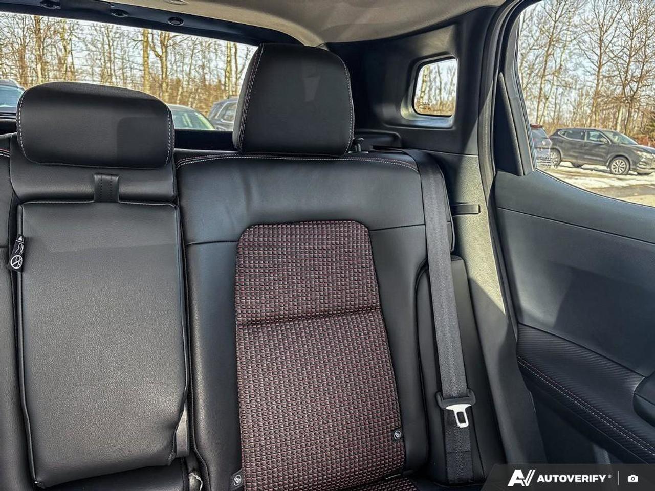 2025 Nissan Kicks SR Photo