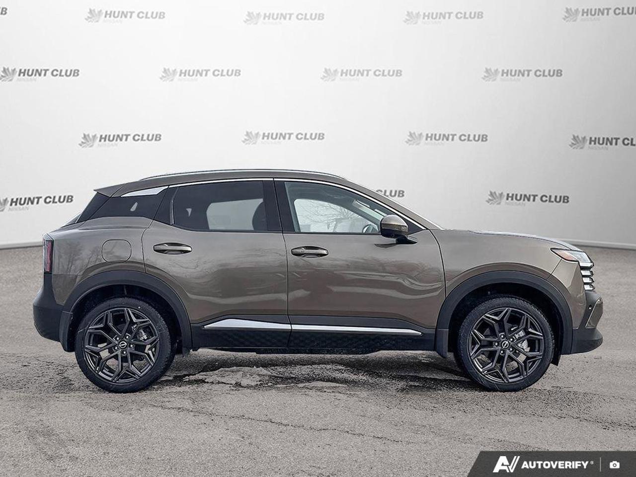 2025 Nissan Kicks SR Photo