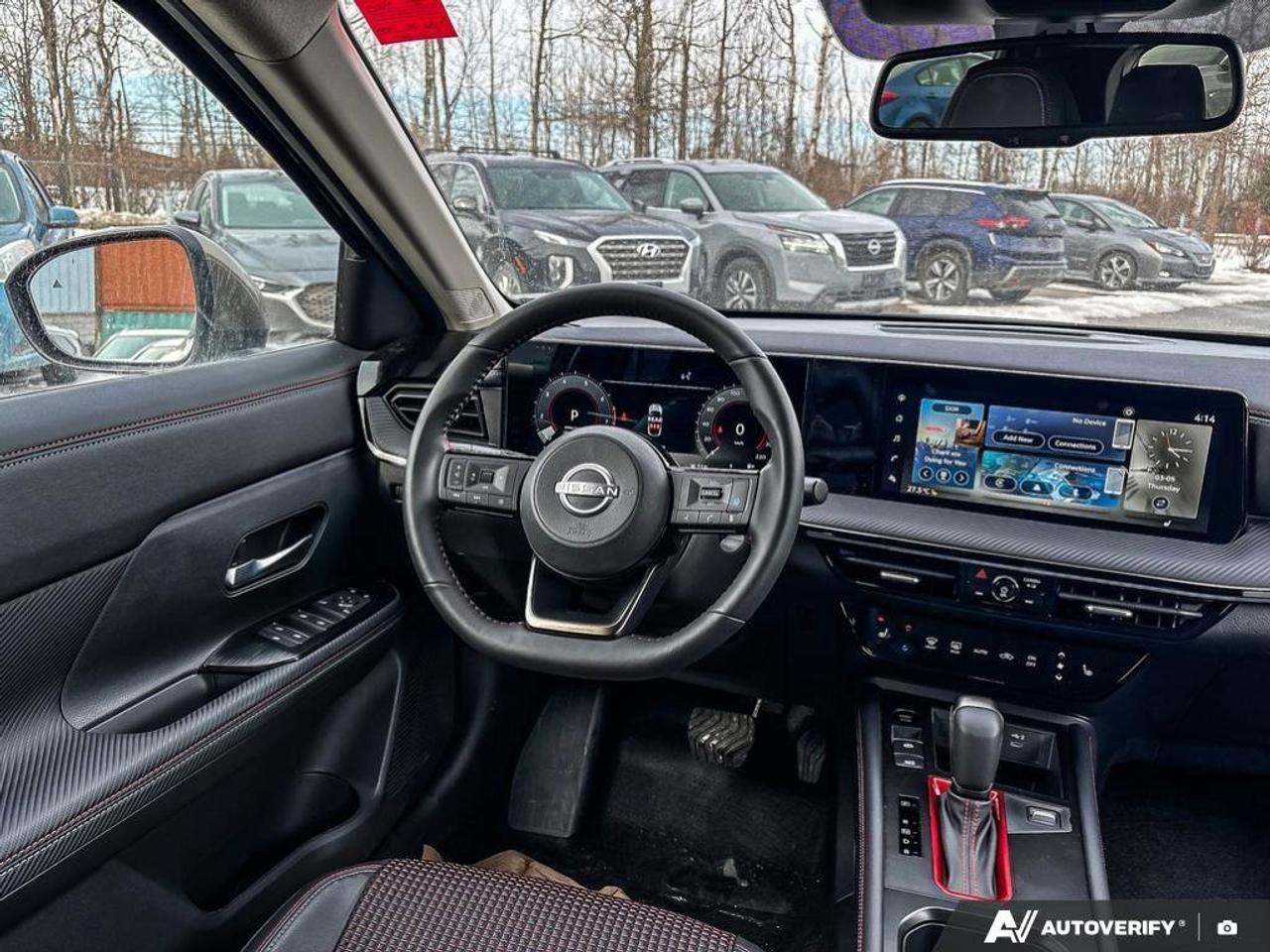 2025 Nissan Kicks SR Photo