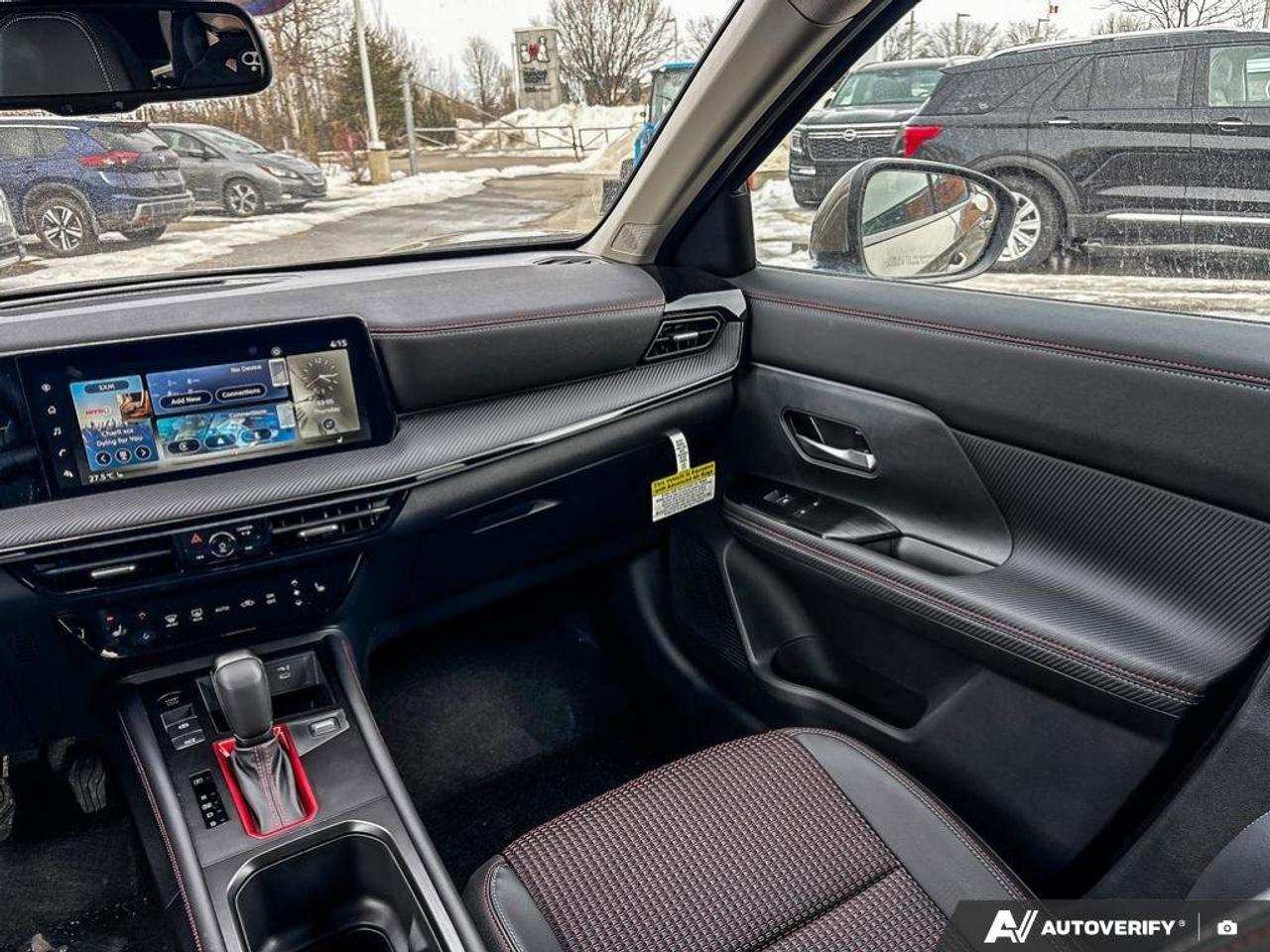 2025 Nissan Kicks SR Photo