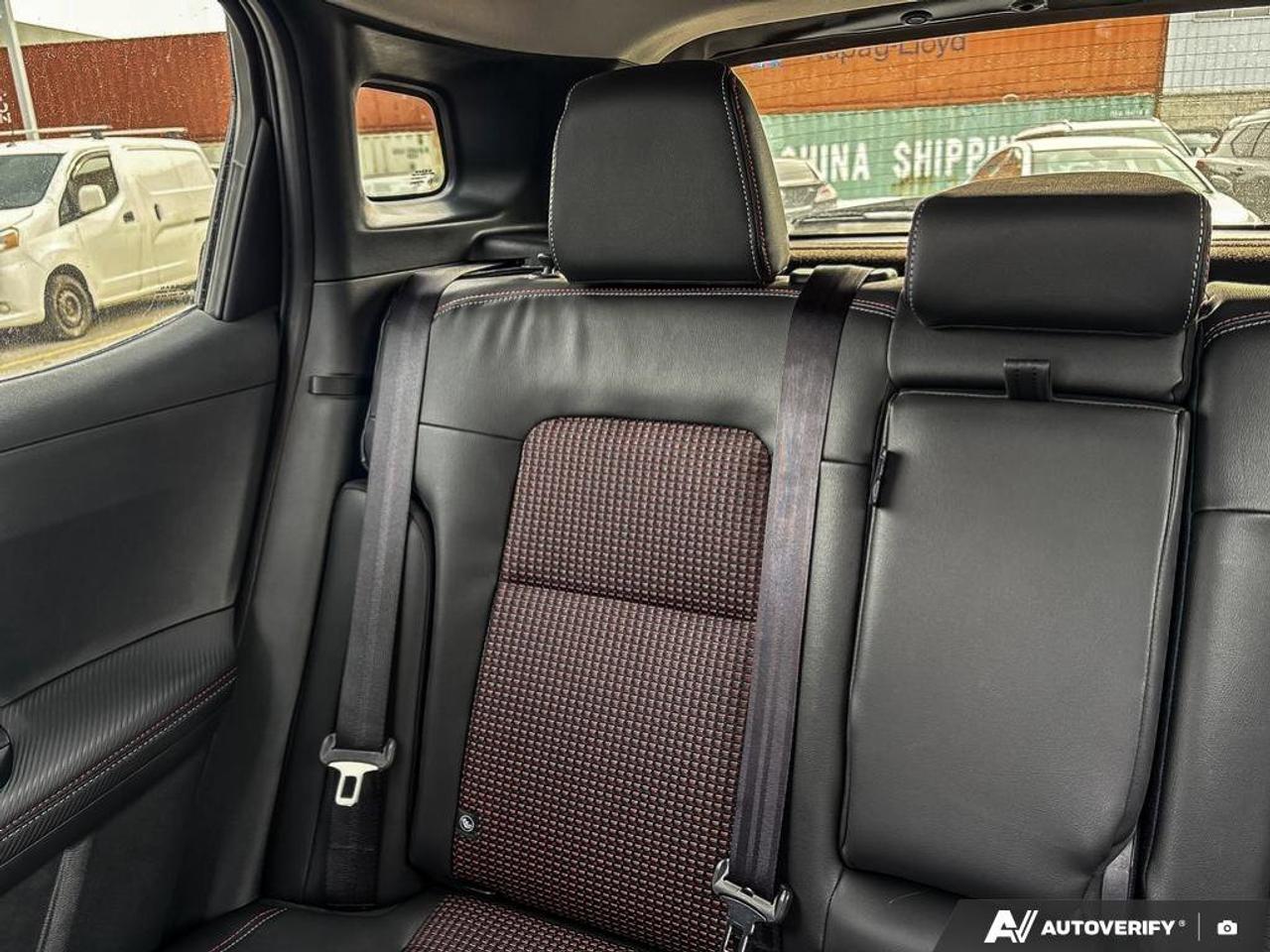 2025 Nissan Kicks SR Photo