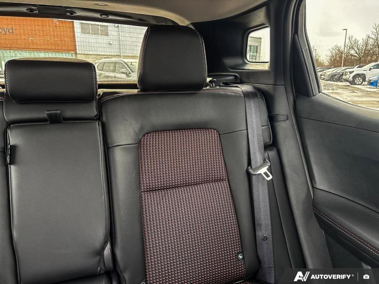 2025 Nissan Kicks SR Photo