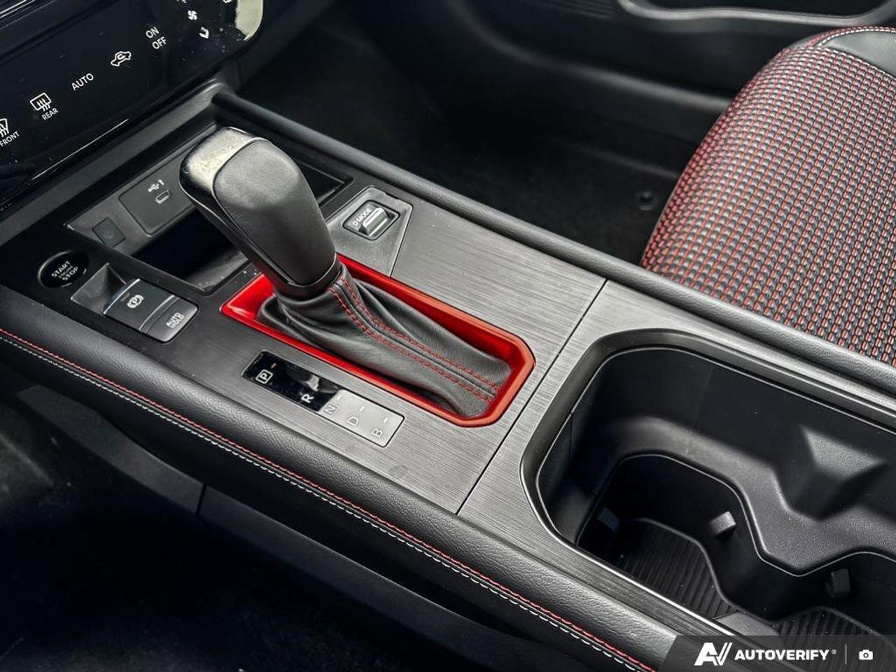 2025 Nissan Kicks SR Photo