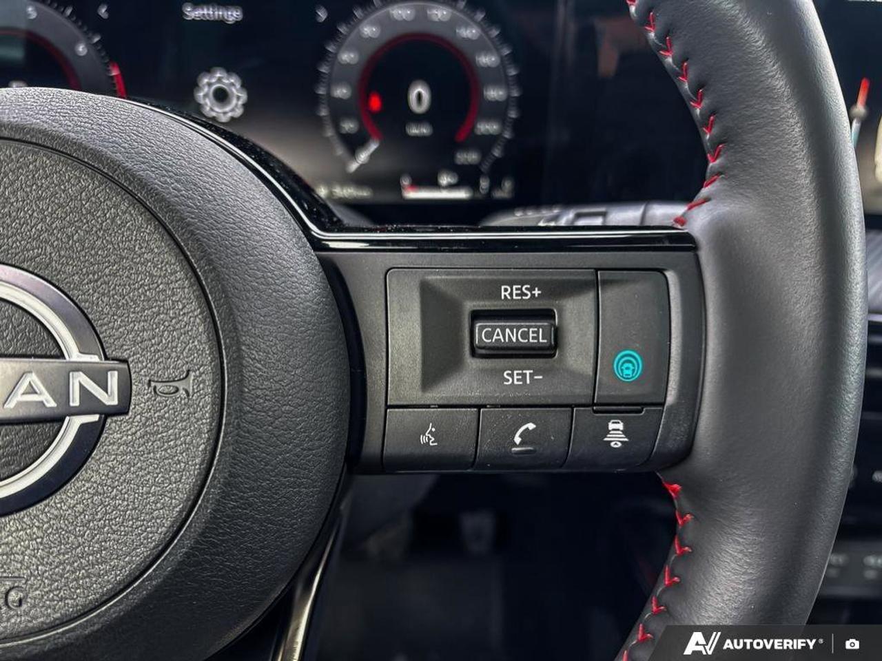 2025 Nissan Kicks SR Photo