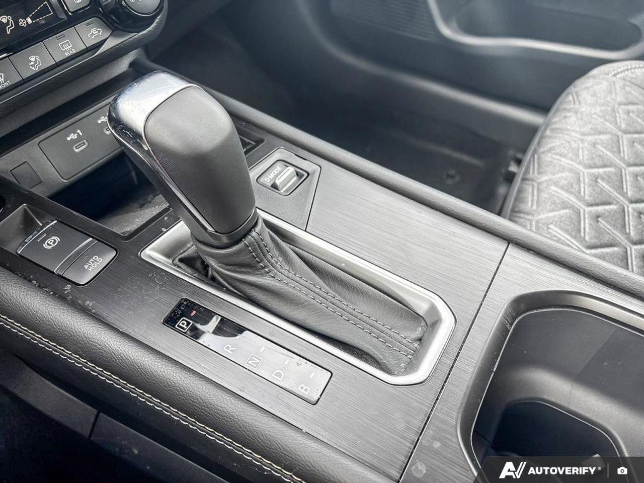 2025 Nissan Kicks SV Photo