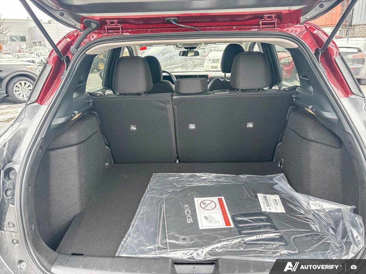 2025 Nissan Kicks SV Photo